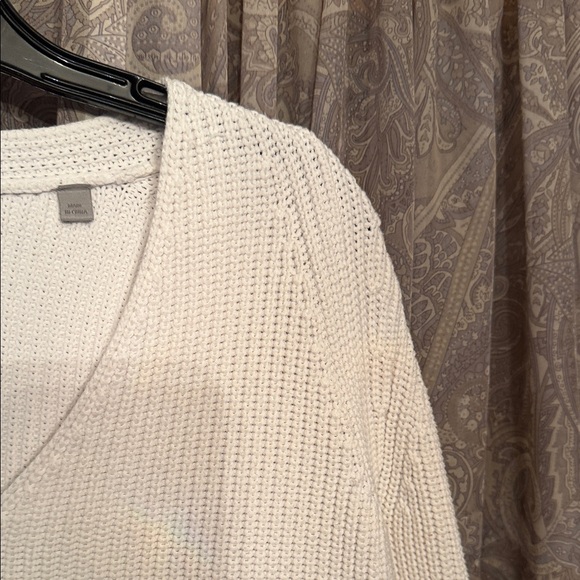 Vince White V-Neck Sweater - Picture 5 of 8